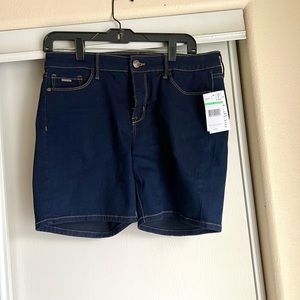 Sexy denim shorts